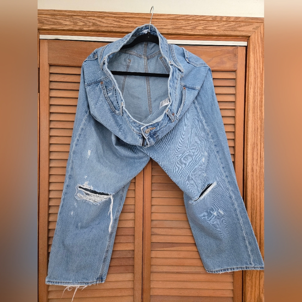 Old Navy Women's Blue Distressed Jeans